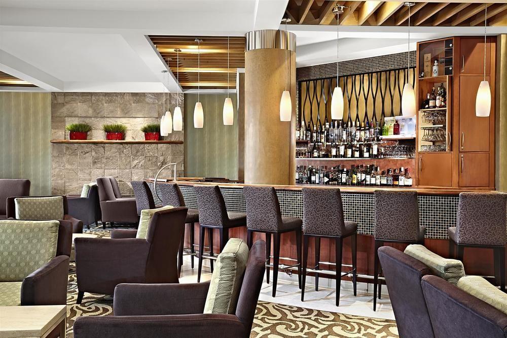 Sheraton Cavalier Calgary Hotel YYC Exterior foto