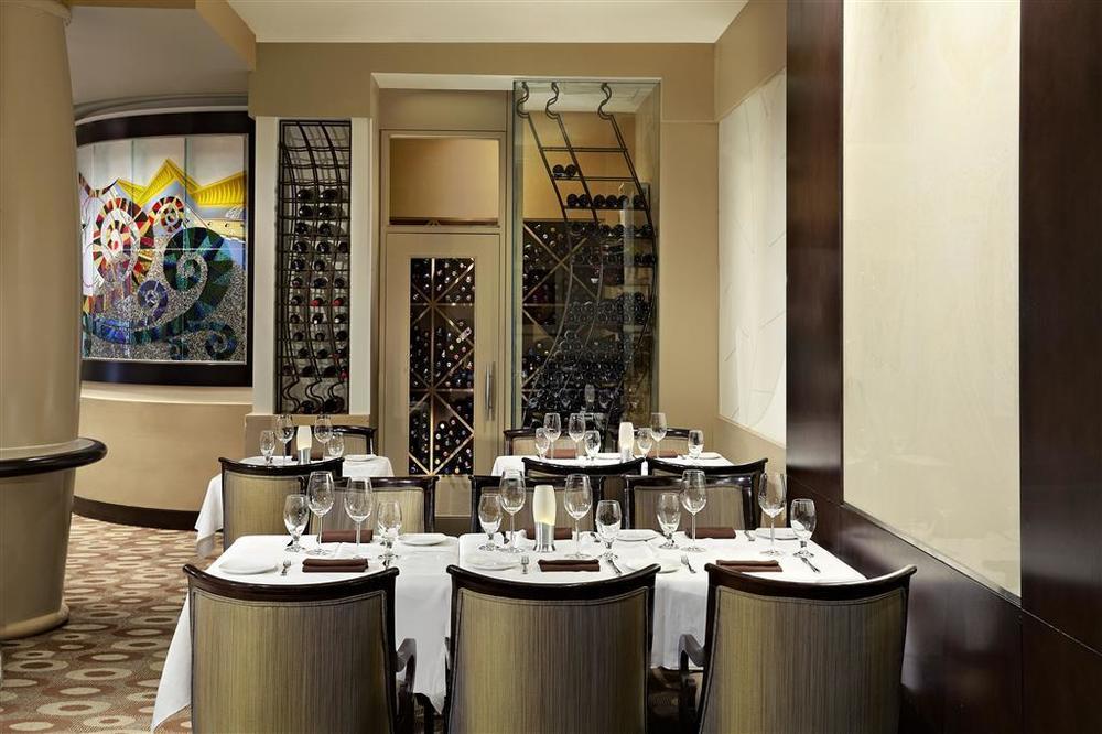 Sheraton Cavalier Calgary Hotel YYC Restaurante foto