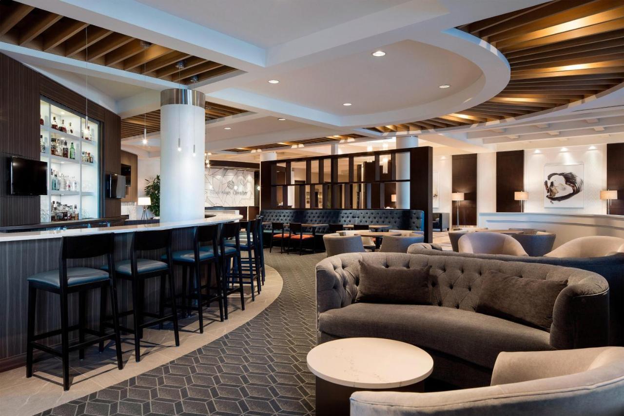 Sheraton Cavalier Calgary Hotel YYC Exterior foto