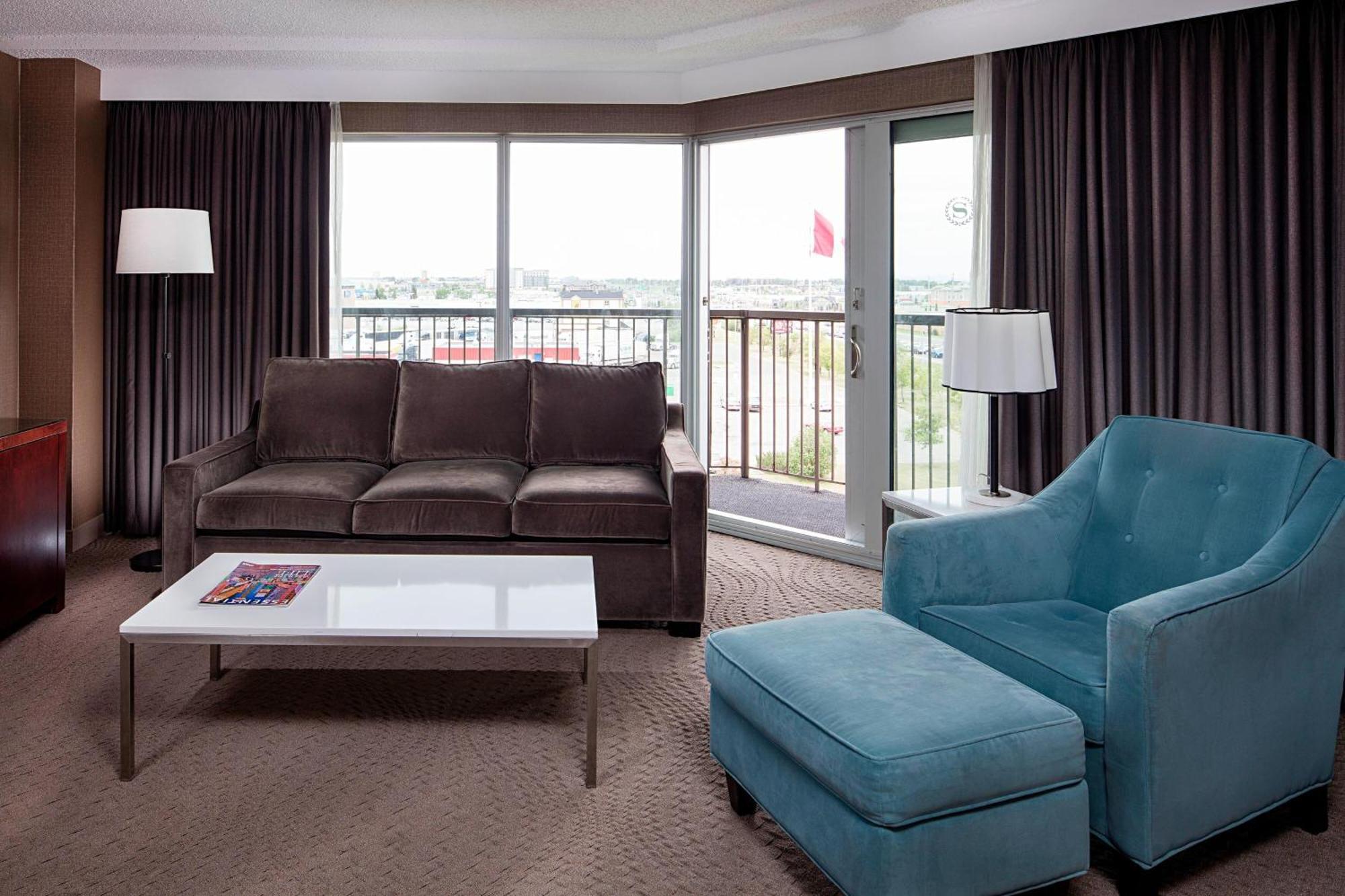 Sheraton Cavalier Calgary Hotel YYC Exterior foto