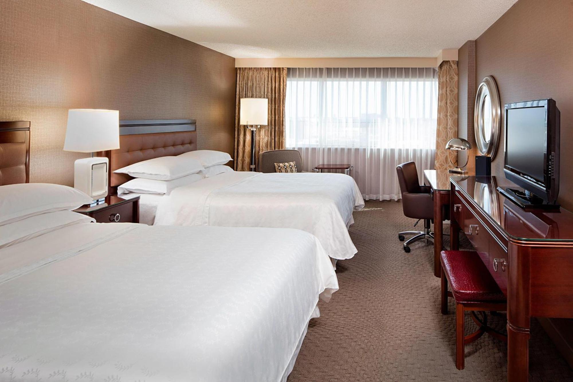 Sheraton Cavalier Calgary Hotel YYC Exterior foto