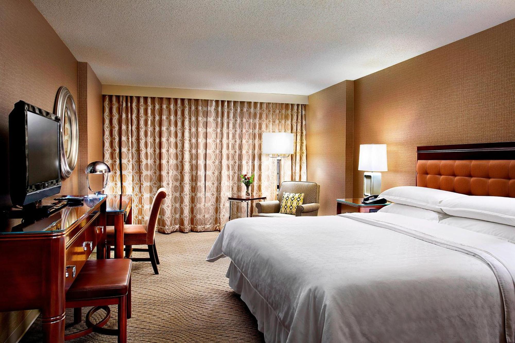 Sheraton Cavalier Calgary Hotel YYC Exterior foto