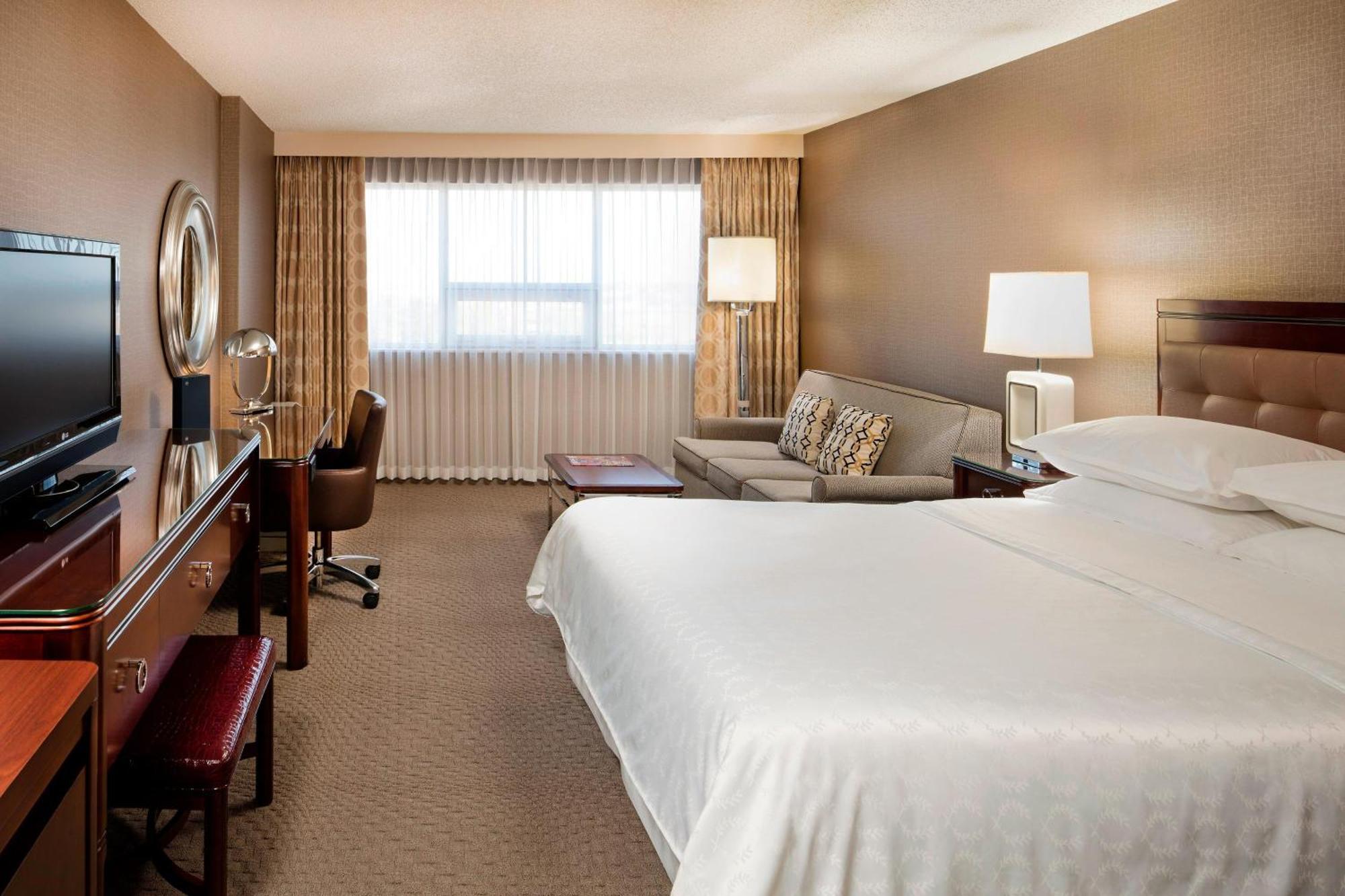 Sheraton Cavalier Calgary Hotel YYC Exterior foto